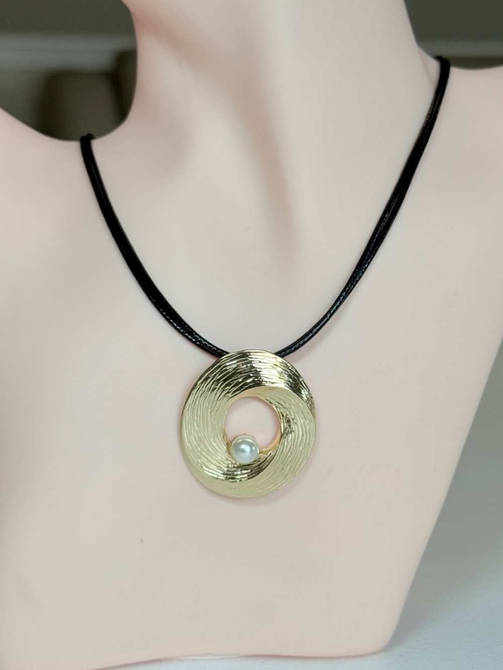 Gold Disc Necklace with Pearl Accent - Picture 3 of 10